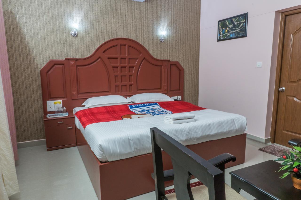 Clirind Resort Athirappilly Bagian luar foto
